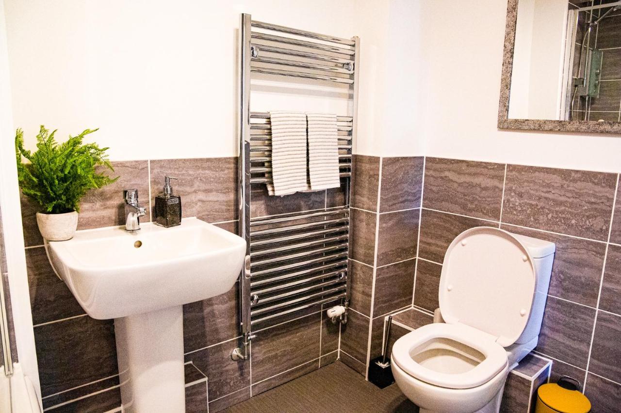 Apartment A Luxury 2 Bedroom With 2 Free Parking Chatham (Kent)